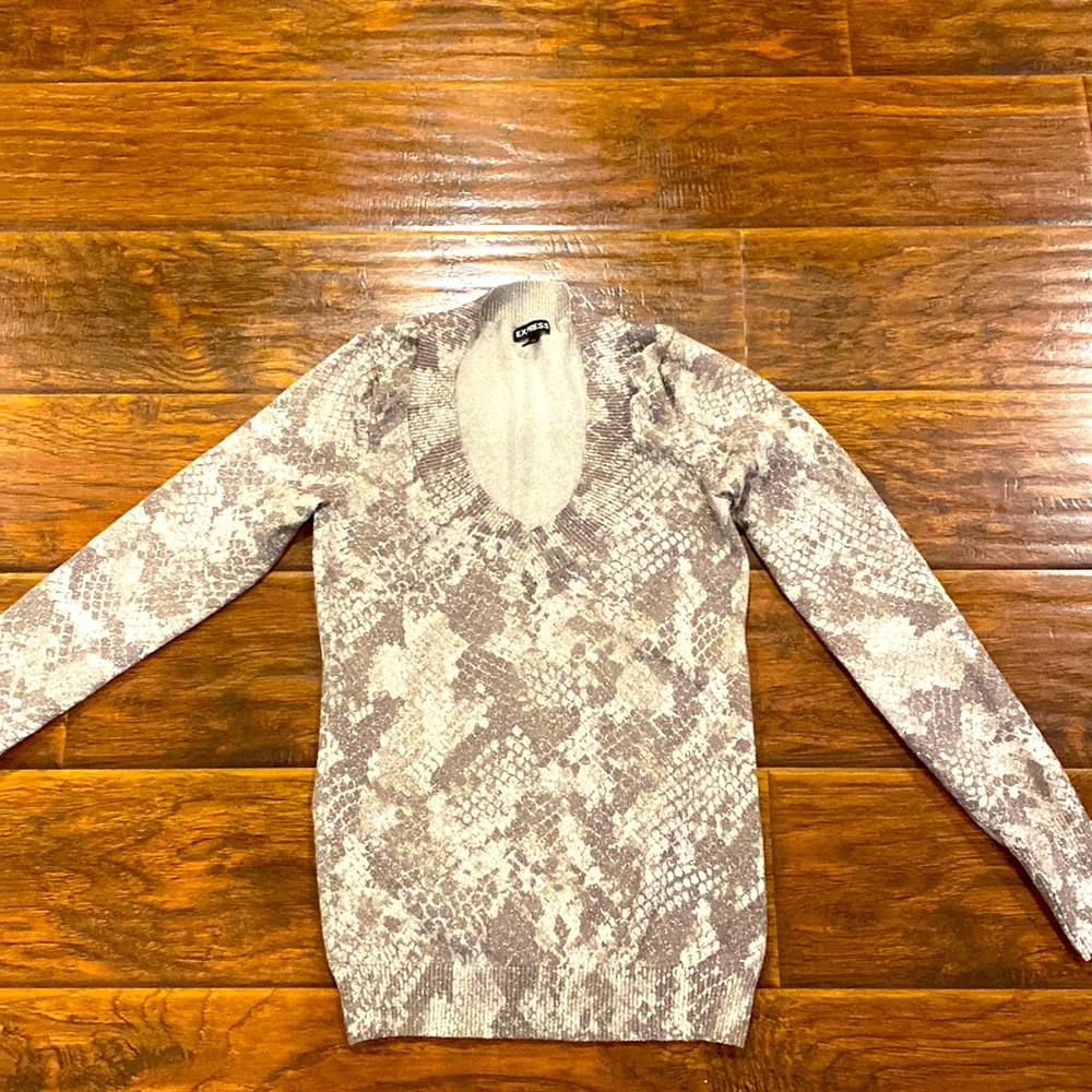 brand express
metallic gray excellent condition